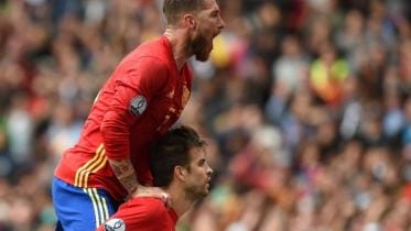 Ramos and Pique_Catalonia Referendum.jpg