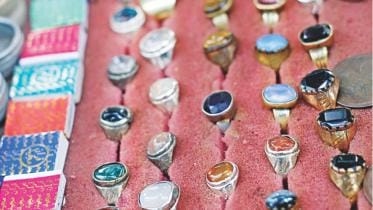 Selling Luck On the Streets