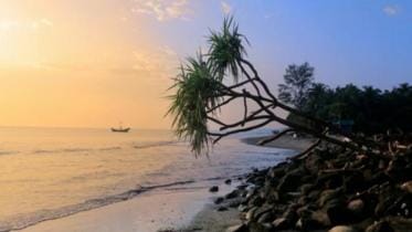 Bad weather halted naval movement in the Teknaf-St Martin's route 