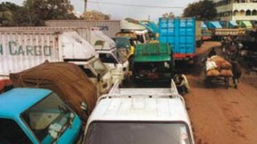 truck_parking_tejgaon.jpg