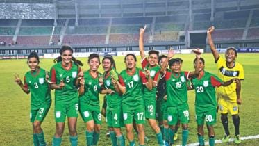 U-16 girls in final round again