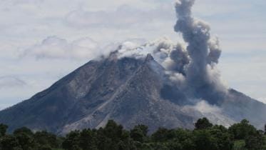 Volcano-Indonesia.jpg