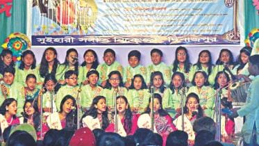 Young singers perform