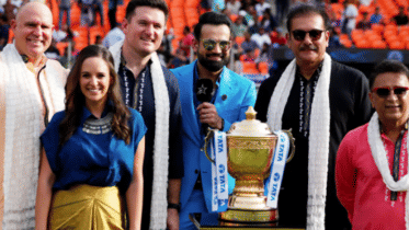 ipl_pre-final_trophy.png