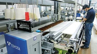 unrealistic GDP growth target