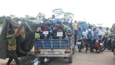 motorbikes crossing padma bridge