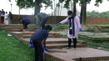 op_2_-_brac_university_students_cleaning_the_national_martyrs_monument_-_courtesy.jpg