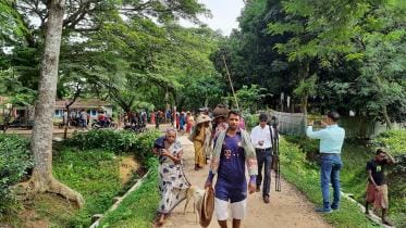 Unhappy tea workers return to work
