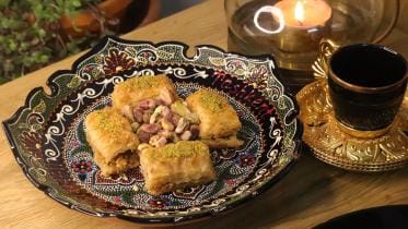 Baklava dessert