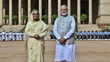 Sheikh Hasina receives guard of honour at India