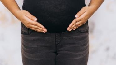 Maternity clothing mere