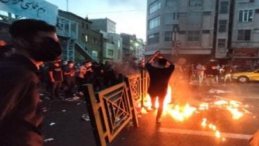 Masha Amini protests Iran.jpg