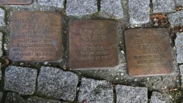 op_-_stolpersteine_in_berlin-lichterfelde.jpg