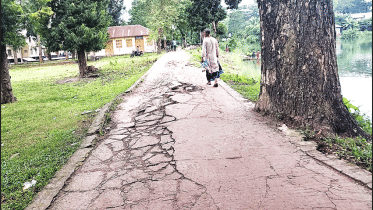 ed_1_-_substandard_road_counstruction_quality_in_bangladesh_-_courtesy.png