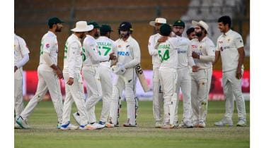 pak_vs_nz_karachi.jpg