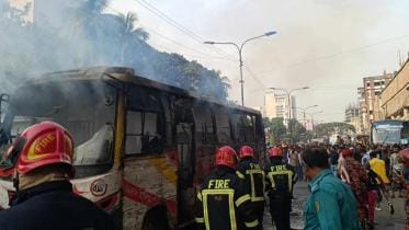 bus set on fire in Gulistan