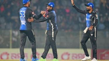 Shakib Al Hasan, Babar Azam.jpg