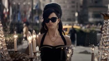Marisa Abela manifests Amy Winehouse in ‘Back to Black’ trailer