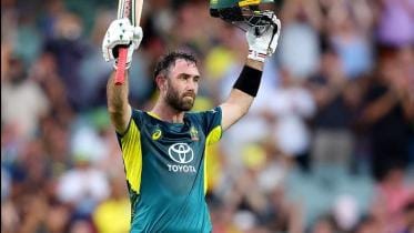 glenn_maxwell_5th_t20i_century.jpg