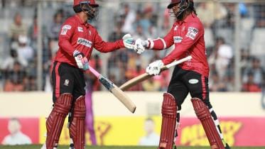 Tamim Iqbal, Kyle Mayers.jpg