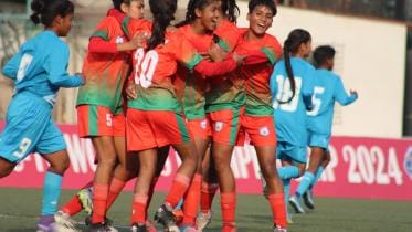 Bangladesh U-16 Women's football team.jpeg