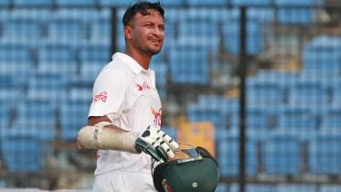 Shakib Al Hasan arriving in Bangladesh