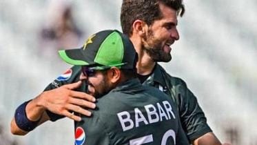 Babar Azam, Shaheen Afridi.jpg