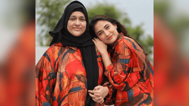 Mehazabien Chowdhury with her mother