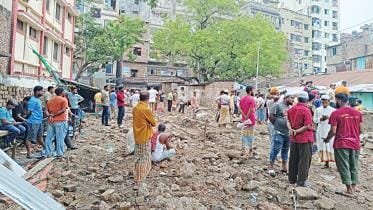 The constitutionality of building kitchen markets over bulldozed homes