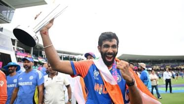 bumrah_trophy_30062024_dda9_nab.jpg