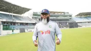 mushtaq_ahmed_tiger_coach.jpg