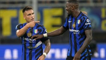 Lautaro_Martinez_Marcus_Thuram react.jpg