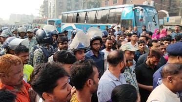 workers block Dhaka-Mymensingh highway