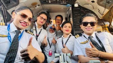 all_female_crew_biman.jpg