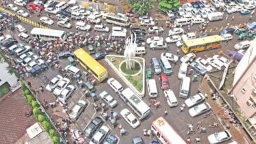 Dhaka's traffic through a visitor's eyes