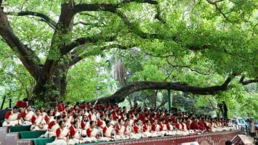 Thousands gather at Ramna Batamul to welcome Bengali New Year.jpg