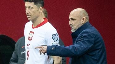 Poland manager Michal Probierz and Lewandowski.jpg