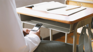 Dutch school phone ban