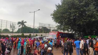Garment workers protest in Dhaka