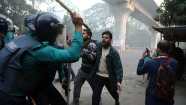 Shahbagh clash BCS.jpg