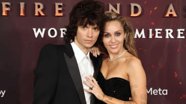 Miley Cyrus engagrment.png