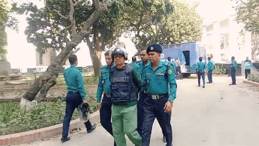 Palak sings from prison van viral video