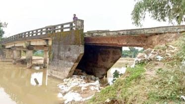 bridge at risk from aminul islam.jpg