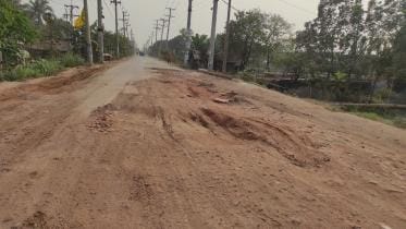 Overloaded vehicles leave tk54 crore road in ruins_4af7.jpg