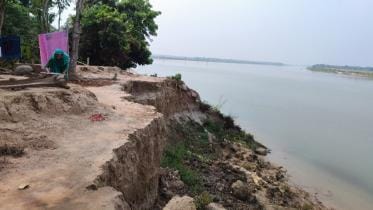 Unseasonal Erosion by Madhumati River Leaves Riverbank Communities in Crisis_4cb2.jpg