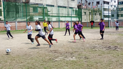 Footballers playing a match Footballers playing a match