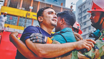 Nothing is right All commercial high-rises in Banani, Gulshan without  fire safety licence; Rajuk knew about FR Tower violations  12 years back; its builder Rupayan claims to be clean