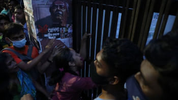 Sumon Sheikh's custodial death: Too many questions unanswered Sumon Sheikh’s death in police custody has triggered a number of questions about the police’s role. One of the basic features of any detention facility should be ensuring that the detainees get no scope to inflict self-harm. How, then, was Sumon able to d