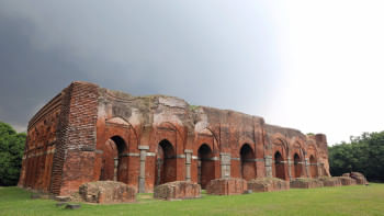 A trip to Darasbari mosque in Chapai Nawabganj A trip to Darasbari mosque in Chapai Nawabganj
