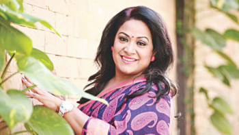 After 36 years of acting, Aruna Biswas finally dons the director’s cap Aruna Biswas film Oshombhob